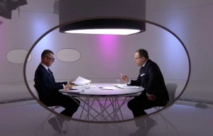 Moder&aacute;tor Moravec a ďal&scaron;&iacute; pracovn&iacute;ci ČT s&uacute; v prevent&iacute;vnej karant&eacute;ne