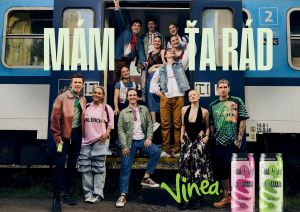 Vinea dala zn&aacute;mym spev&aacute;kom prespievať hit Duchoňa M&aacute;m ťa r&aacute;d (VIDEO)