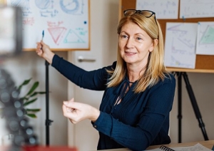 Nad&aacute;cia Orange ohl&aacute;sila grantov&eacute; programy, medzi ktor&yacute;mi je aj digit&aacute;lna gramotnosť