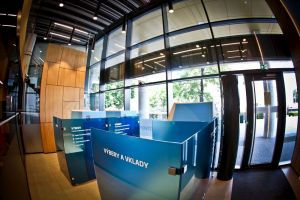 Slovensk&aacute; sporiteľňa dosiahla za prv&yacute; polrok 2024 čist&yacute; zisk 122,6 mil. eur. Medziročne je niž&scaron;&iacute; o 12,3 percenta