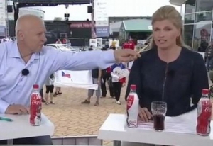 Za sc&eacute;nku s hranolkami dostala ČT pokutu 350 000 kor&uacute;n