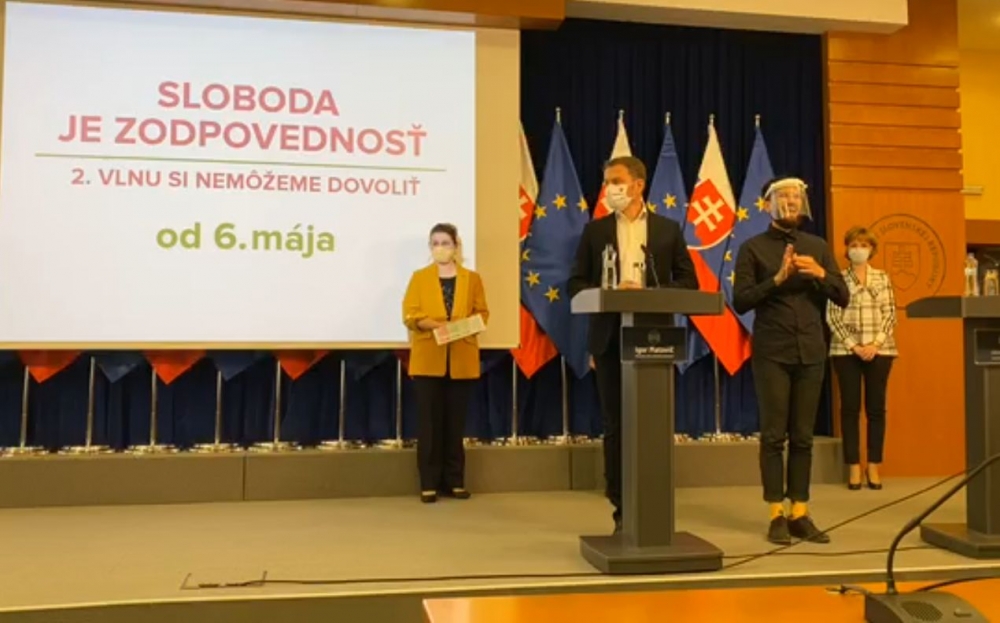 Matovič: Po Slovensku chod&iacute; okolo 1600 - 4000 ľud&iacute;, ktor&iacute; s&uacute; pozit&iacute;vne testovan&yacute;ch na covid-19 (VIDEO)