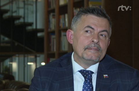Kontroverzn&eacute; nomin&aacute;cie do Rady STVR patria na verejn&eacute; vypočutie, Machala je &scaron;kand&aacute;l