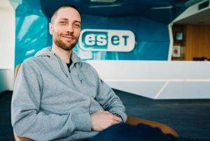 Čo raz nap&iacute;&scaron;ete či po&scaron;lete online, je navždy. Nepom&ocirc;že ani posielanie fotiek na jedno pozretie