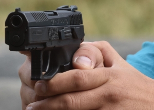 Novin&aacute;ra, ktor&yacute; p&iacute;sal o n&aacute;sil&iacute; gangov, na&scaron;li bez hlavy