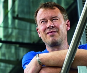 B&yacute;val&yacute; novin&aacute;r Ivan &Scaron;tulajter op&auml;ť spolupracuje so SaS