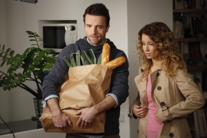 Zuno m&aacute; hipstera a dievčat&aacute; na fit lopte