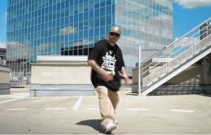 Laci Strike: Tancom pom&aacute;hame deťom rozv&iacute;jať zdrav&yacute; pohyb aj vz&aacute;jomn&uacute; komunik&aacute;ciu