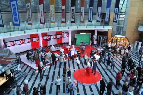 Polsk&aacute; TV po vlne kritiky vracia do pr&aacute;ce novin&aacute;ra, ktor&yacute; kritizoval pieseň Imagine