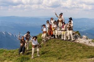 Hudbu k Uhorč&iacute;kovi naspievali Heľenine oči. Nat&aacute;čal sa na neuveriteľnom mieste (VIDEO)