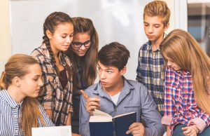 Kvalitn&iacute; učitelia s&uacute; potrebnej&scaron;&iacute; ako kvalitn&eacute; vybavenie &scaron;k&ocirc;l