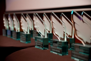 Hermes Komunik&aacute;tor roka 2019 pozn&aacute; v&iacute;ťazov