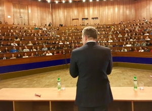 Fico kritizoval RTVS neprávom, redaktorka Hanzelová zverejnila dôkaz