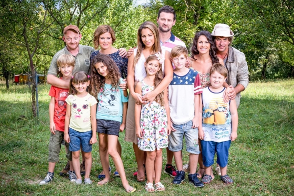 Na JOJ zač&iacute;na seri&aacute;l Pr&aacute;zdniny. Prin&aacute;&scaron;ame podrobnosti