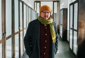 Sociol&oacute;g: Politika sa v rozhovore nitko nesp&yacute;ta, ako st&iacute;ha pr&aacute;cu aj deti