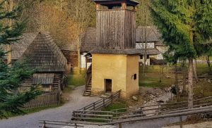 10 neokukaných skanzenov na Slovensku