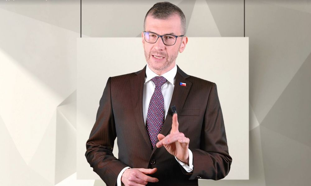 Moder&aacute;tor Jakub Železn&yacute; bude kandidovať na riaditeľa ČT