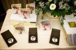 St&aacute;le ťa mať. Unik&aacute;tna kniha so zlatou oriezkou