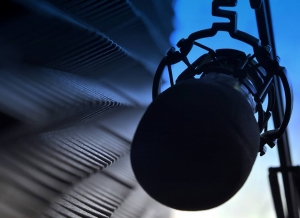 Opozičn&eacute; r&aacute;dio vys&uacute;dilo od&scaron;kodn&eacute; za snahu ho umlčať
