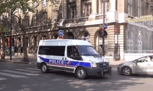 Vo Franc&uacute;zsku obvinili 16 ročn&eacute; dievča z pl&aacute;novania teroru