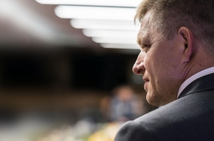 Fico požiadal o mimoriadne vyst&uacute;penie v RTVS