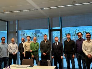 Revol&uacute;cia v objedn&aacute;van&iacute; a obsluhe vo food courtoch a na &scaron;tadi&oacute;noch.  Slovensk&yacute; startup Eatster z&iacute;skal podporu od Seed Startera a SIH