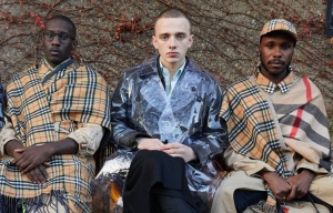 Luxusn&aacute; firma Burberry zničila tovar za mili&oacute;ny, nechce zlacňovať