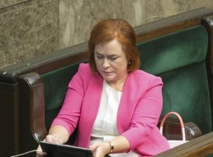 Za fotku bosej poslankyne nesmie report&eacute;r rok do snemovne