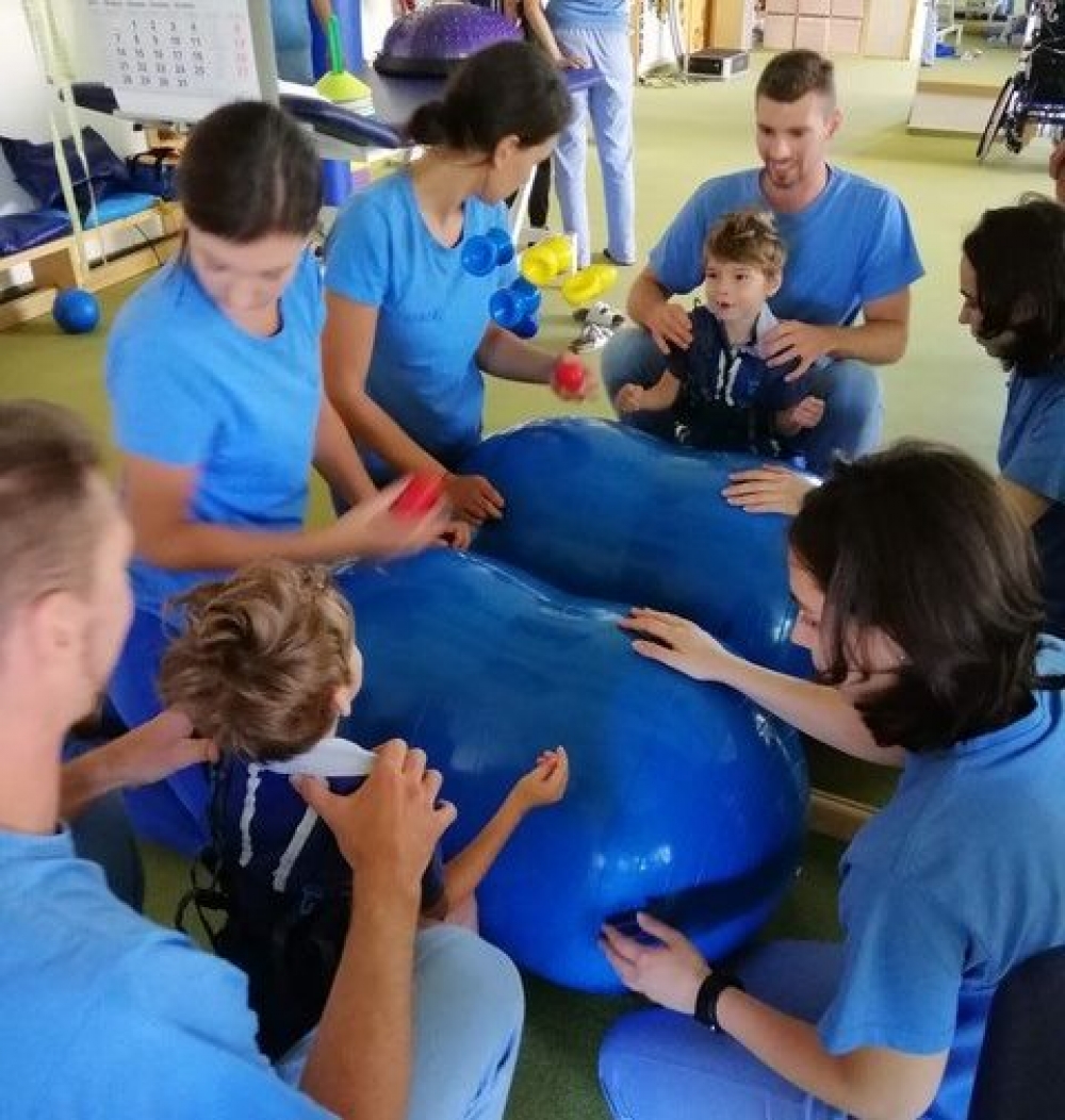 ADELI Medical centre v Pie&scaron;ťanoch pon&uacute;ka vl&aacute;de svoje zdravotn&iacute;cke a ubytovacie pre potreby pand&eacute;mie