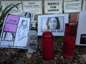 EP pripom&iacute;na pod&aacute;vanie nomin&aacute;ci&iacute; na Cenu Daphne Caruany Galizie za žurnalistiku