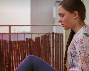 Falo&scaron;n&yacute; profil l&aacute;ka od dievčat nah&eacute; fotky, film ukazuje ako pred&aacute;tor lov&iacute; deti na soci&aacute;lnej sieti (VIDEO)