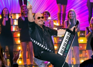 Na Silvestra dolet&iacute; Karel Gott na vrtuln&iacute;ku