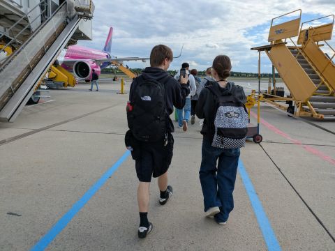Pozor, nov&eacute; pravidl&eacute; pre lety: Kompenz&aacute;cia už od 3 me&scaron;kaj&uacute;cich od&iacute;n, nov&eacute; rozmery batožiny