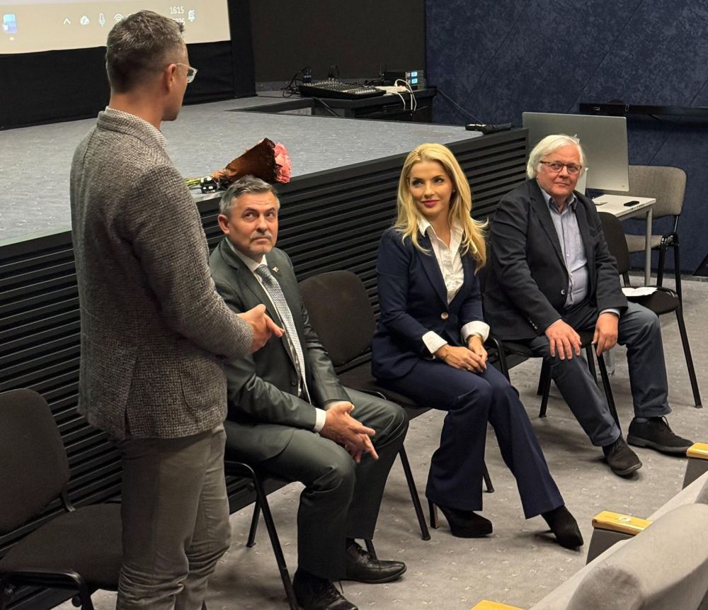 &Scaron;imkovičov&aacute; a Machala sa uk&aacute;zali na V&Scaron;MU a dopadlo to ako vždy - fiaskom