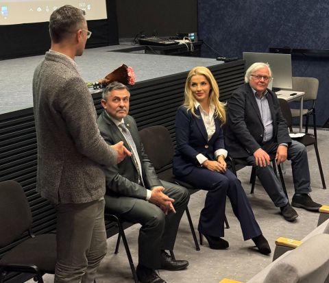 &Scaron;imkovičov&aacute; a Machala sa uk&aacute;zali na V&Scaron;MU a dopadlo to ako vždy - fiaskom