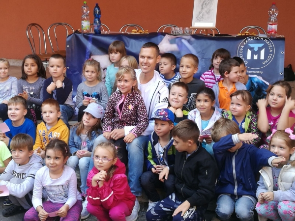 Olympionik Matej T&oacute;th rad&iacute; rodičom, ako nadchn&uacute;ť deti pre &scaron;port. S O2 zriadil prv&yacute;ch 24 &scaron;portov&yacute;ch akad&eacute;mi&iacute;