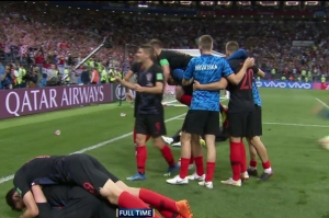 Oslavuj&uacute;ci Chorv&aacute;ti zavalili fotografa, ten z&iacute;skal unik&aacute;tne fotky