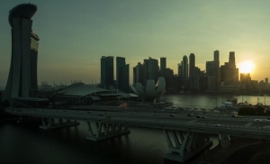 Singapur schv&aacute;lil kontroverzn&yacute; z&aacute;kon proti falo&scaron;n&yacute;m spr&aacute;vam