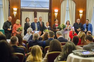 Ocenili najpred&aacute;vanej&scaron;&iacute;ch slovensk&yacute;ch autorov. Zlat&eacute; a Platinov&eacute; knihy aj Zlat&eacute; pero poznaj&uacute; svojich v&iacute;ťazov