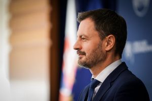 Osem premi&eacute;rov vr&aacute;tane Hegera vyzvalo soci&aacute;lne siete na boj s dezinform&aacute;ciami