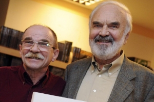 Zn&aacute;ma pieseň Nen&iacute; nutno, aby bylo př&iacute;mo veselo... rozospieva cel&uacute; Česk&uacute; republiku (VIDEO)