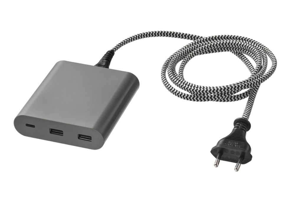 IKEA sťahuje z trhu t&uacute;to nab&iacute;jačku. Hroz&iacute; nebezpečenstvo pop&aacute;lenia a &uacute;razu elektrick&yacute;m pr&uacute;dom