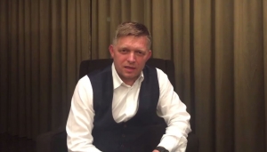 Fico odk&aacute;zal cez Facebook redaktorovi Mark&iacute;zy, že vyzer&aacute; ako z&aacute;chodov&yacute; pav&uacute;k