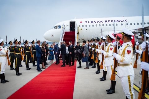 Fico sa stretol s Putinom: Fico mu ďakoval, Putin ho chv&aacute;lil (VIDEO)