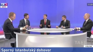 O n&aacute;sil&iacute; na žen&aacute;ch na TA3 diskutovali len muži