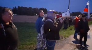 Na covid zomrel zn&aacute;my antivaxer a &uacute;častn&iacute;k demon&scaron;tr&aacute;ci&iacute; proti covidu (VIDEO)