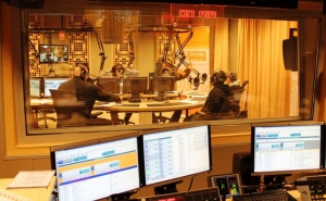 Eurokomis&aacute;r pohrozil Var&scaron;ave kv&ocirc;li z&aacute;sahom v telev&iacute;zii a rozhlase