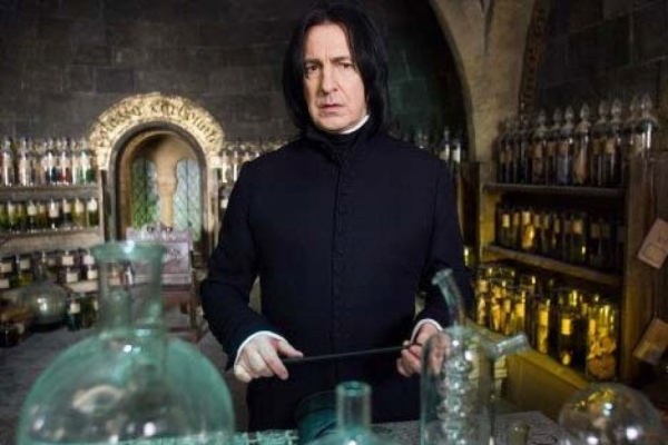 Zomrel herec Alan Rickman, profesor z Harryho Pottera
