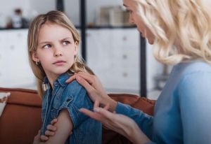 Bez pomoci dospel&yacute;ch si deti s kyber&scaron;ikanou neporadia, upozorňuje psychologička (VIDEO)