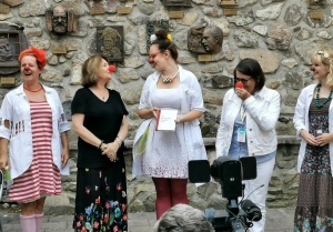 Na z&aacute;zraky m&aacute;me nos pokrstili herečky E.V&aacute;&scaron;&aacute;ryov&aacute; a Z.Kronerov&aacute;